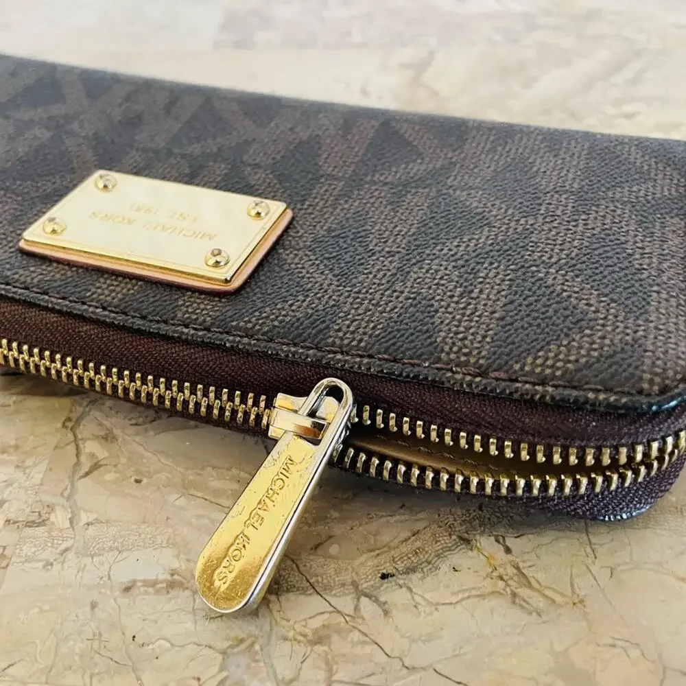 Michael Kors Hamilton saddle/brown/logo padlock leather chained shoulder…